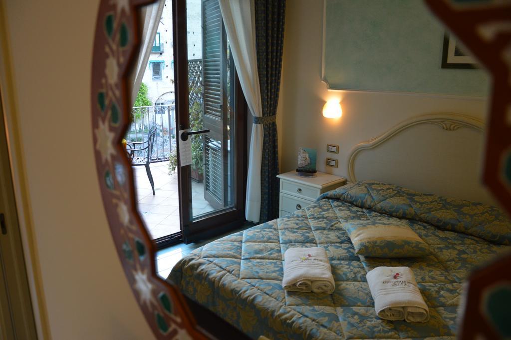 Hotel Santa Lucia Minori Exterior foto