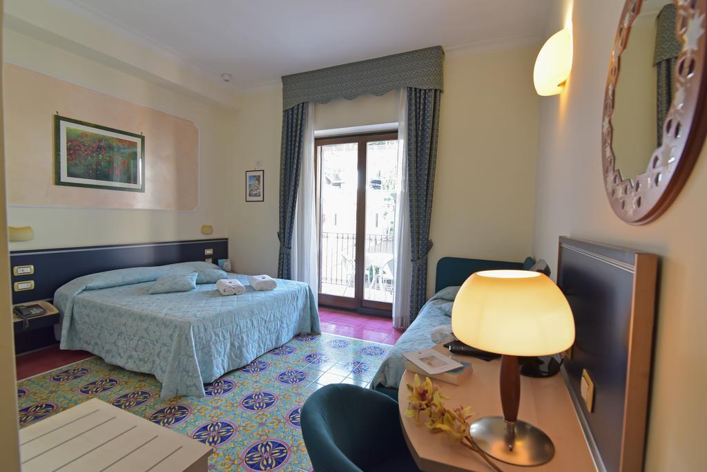 Hotel Santa Lucia Minori Exterior foto